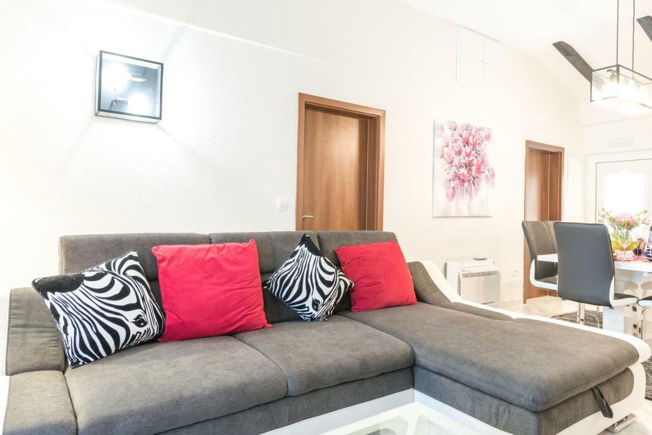 Tranquility And Nature In 4 Bedroom With Sea View Mokošica Extérieur photo