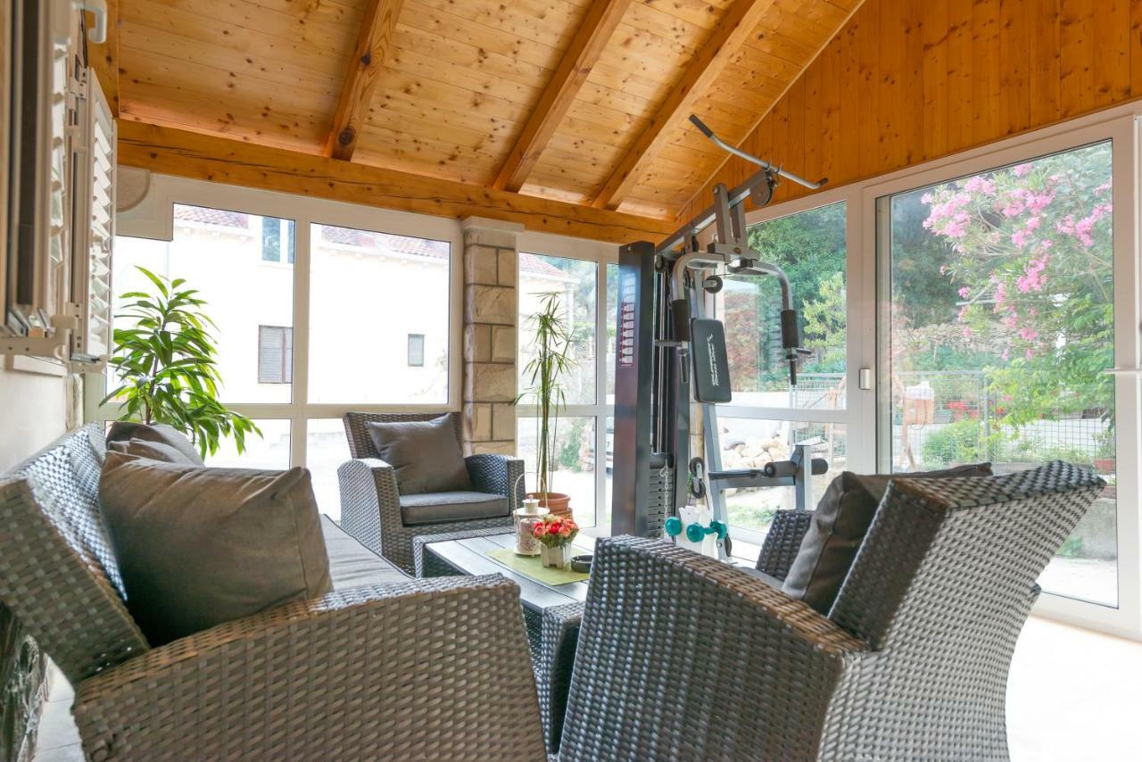 Tranquility And Nature In 4 Bedroom With Sea View Mokošica Extérieur photo